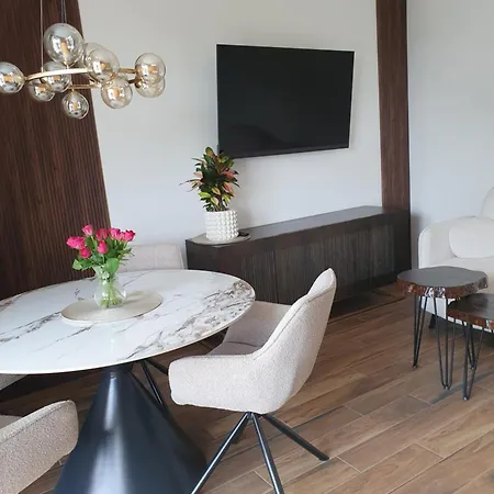 Lynova Z Parkingiem Podziemnym