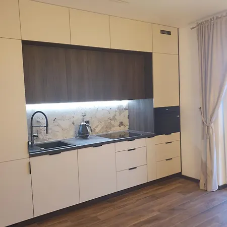 Lynova Z Parkingiem Podziemnym Apartmán