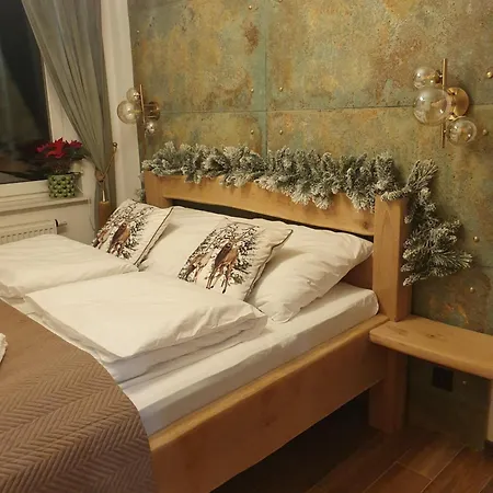 Lynova Z Parkingiem Podziemnym Apartman *