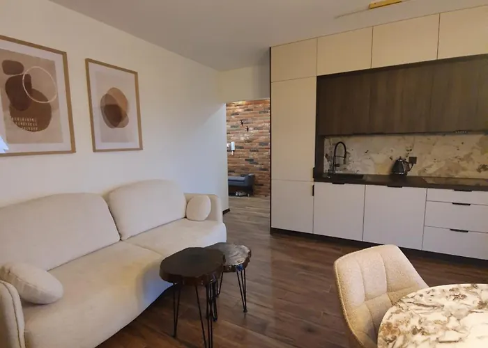 Lynova Z Parkingiem Podziemnym Apartment *